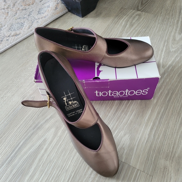 tic tac toes Shoes - Tic Tac Toes Women's Pewter Swing Dancing Shoes In Size 11M (Or 11 W) Brand New